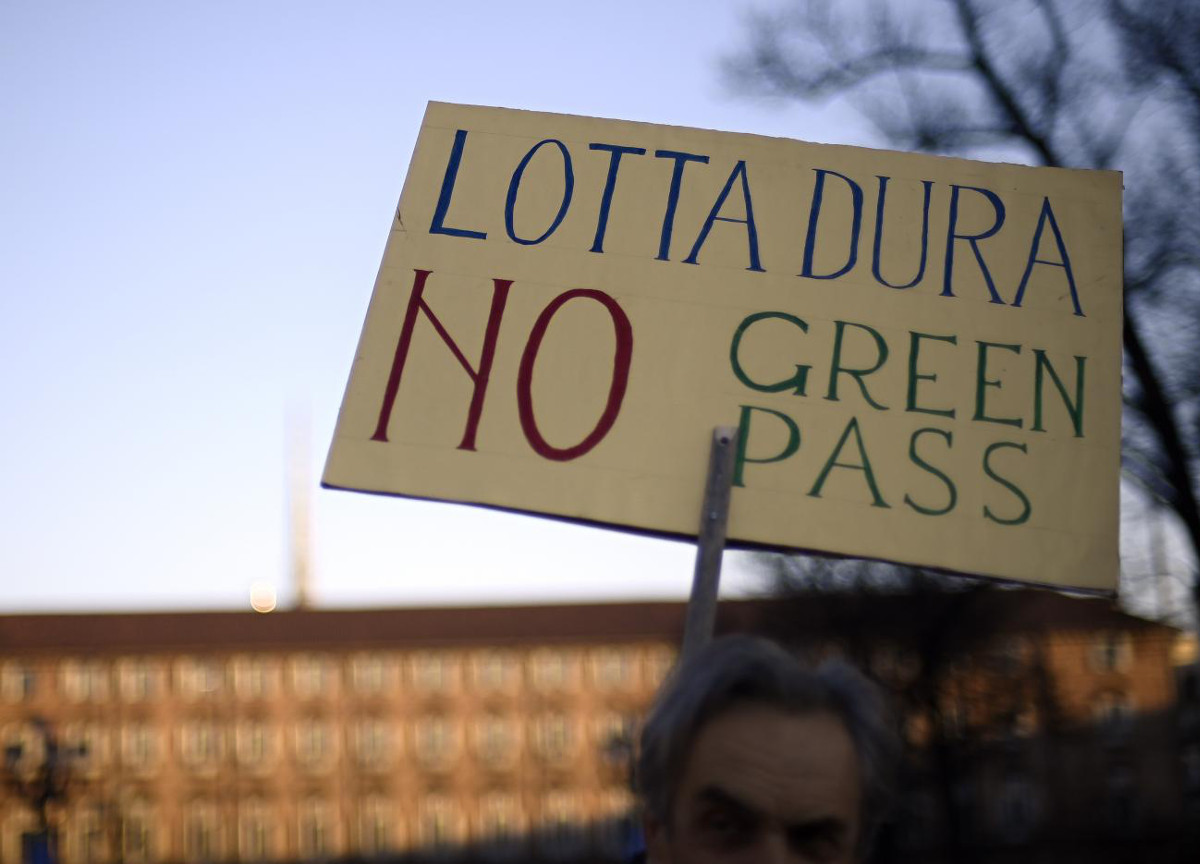 No Vax over 50, manca il sì del Garante. Multe da 100 euro dopo il 15 giugno No Vax over 50, manca il sì del Garante. Multe da 100 euro dopo il 15 giugno