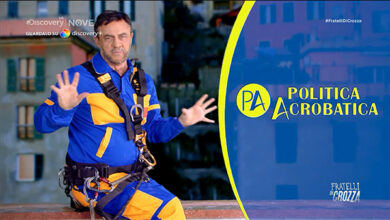 Crozza: Salvini e la politica acrobatica: “sparo cavolate nel vuoto senza il sostegno degli alleati!
