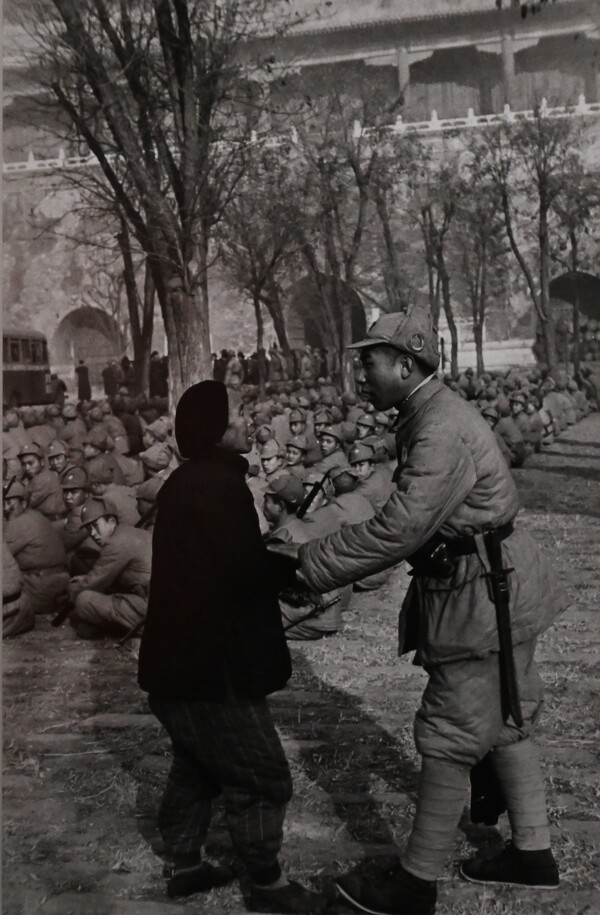 Henri Cartier-Bresson, Cina 1948-49 | 1958 al Mudec Photo di Milano