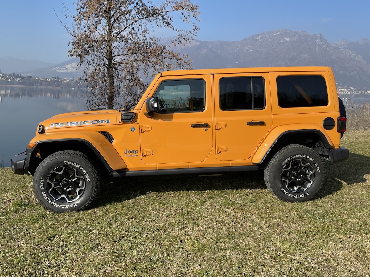 Nuova Jeep Wrangler 4xe, l’ideale per chi ama il fuoristrada