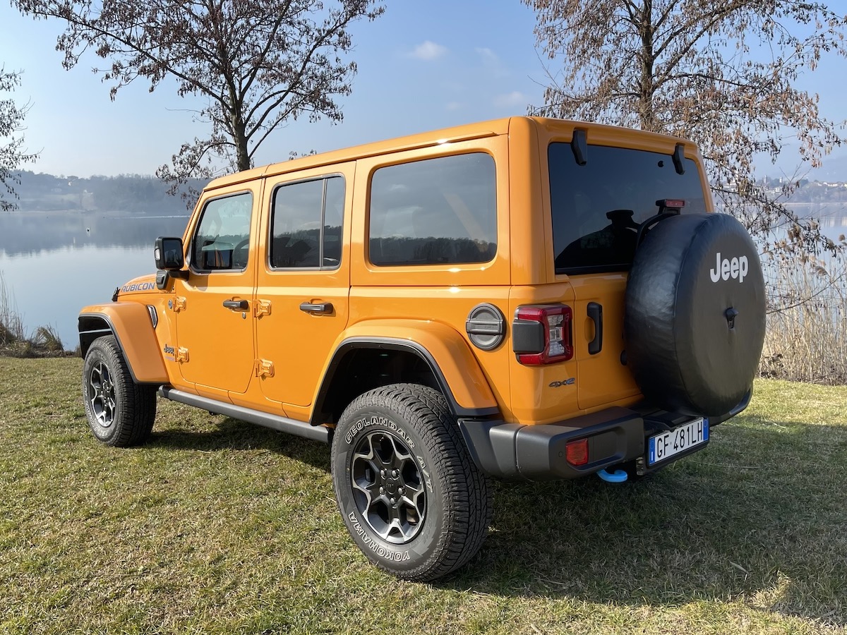 Nuova Jeep Wrangler 4xe, l’ideale per chi ama il fuoristrada