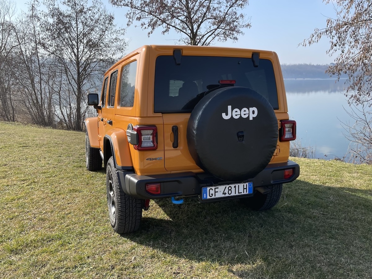 Nuova Jeep Wrangler 4xe, l’ideale per chi ama il fuoristrada