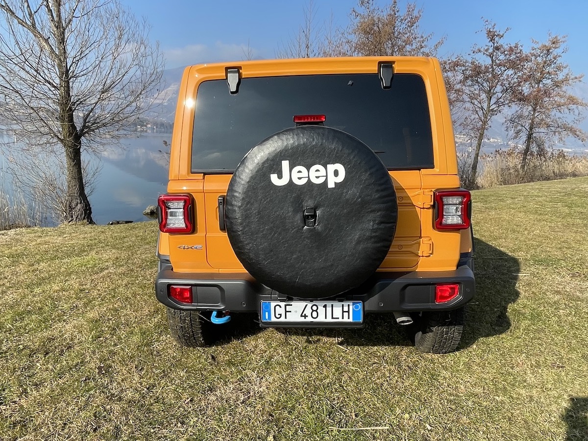 Nuova Jeep Wrangler 4xe, l’ideale per chi ama il fuoristrada