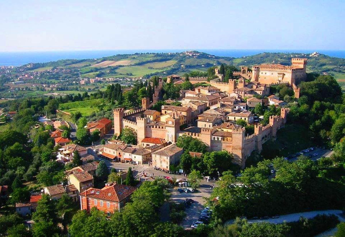 Scoprire il nord delle Marche, da Pesaro al Montefeltro con Chiara Giacobelli