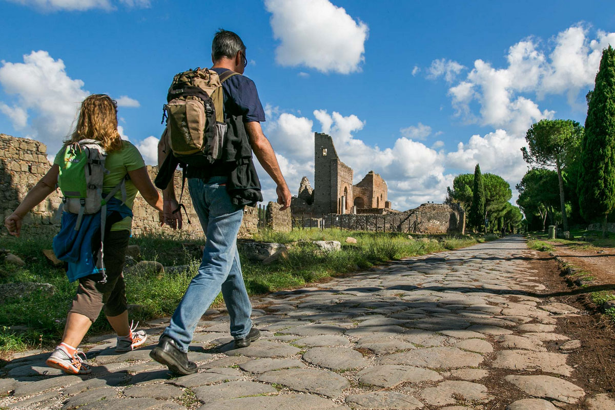 Appia Antica: la guerra di liberazione del geologo Mario Tozzi contro le auto
