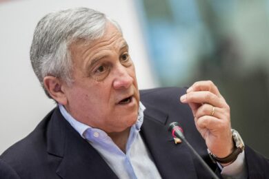 Tajani (FI): “Il governo deve arrivare al 2023. Cdx unito alle elezioni, ma..”