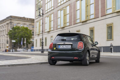 MINI Cooper SE Resolute Edition: il piacere di guida sostenibile