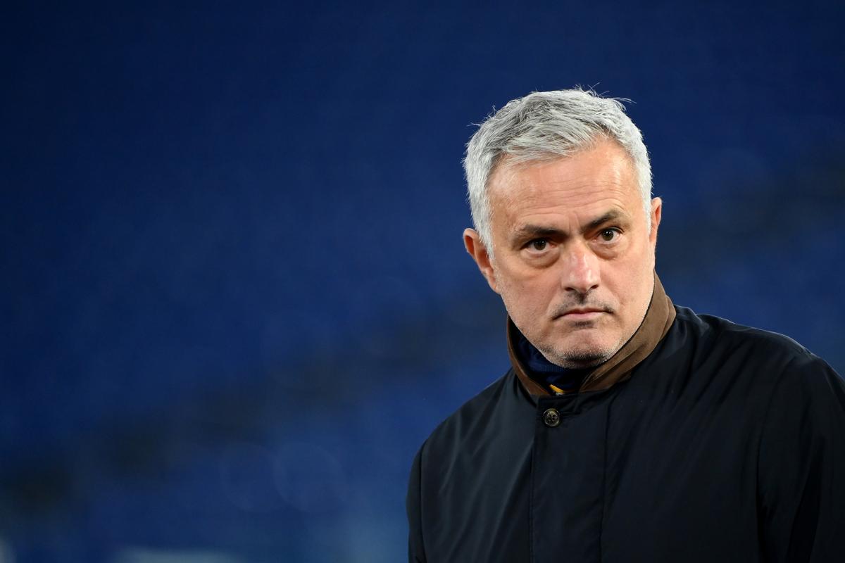 Roma, Mourinho rischia maxi squalifica. “Ti ha mandato la Juve” all’arbitro Roma, Mourinho rischia maxi squalifica. “Ti ha mandato la Juve” all’arbitro