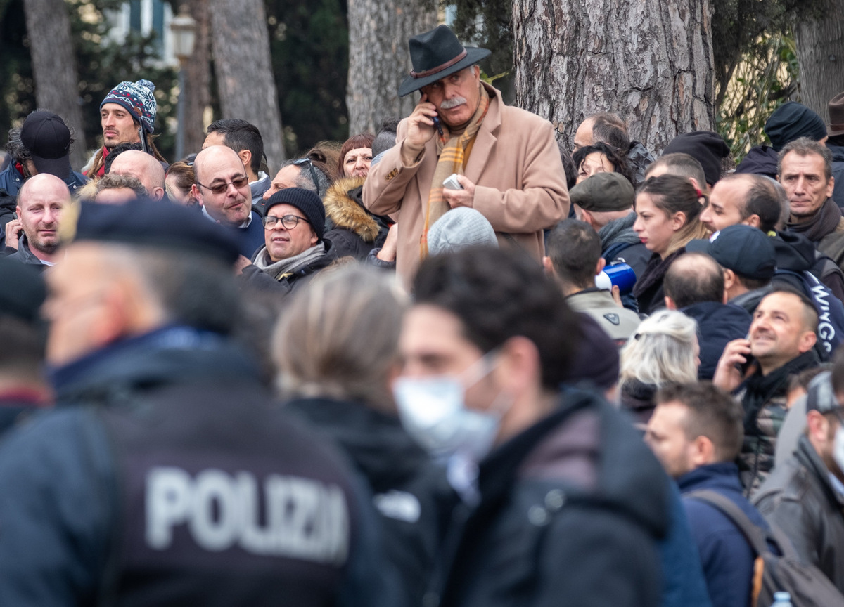 Governo, dal 1° aprile turisti senza più obblighi. Stop Green Pass per Pasqua Governo, dal 1° aprile turisti senza più obblighi. Stop Green Pass per Pasqua