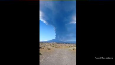 Etna, il vulcano torna in attività: immagini impressionanti. VIDEO