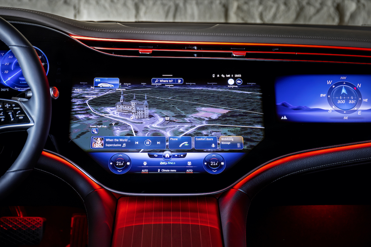 EQS e’ la prima berlina Mercedes completamente elettrica