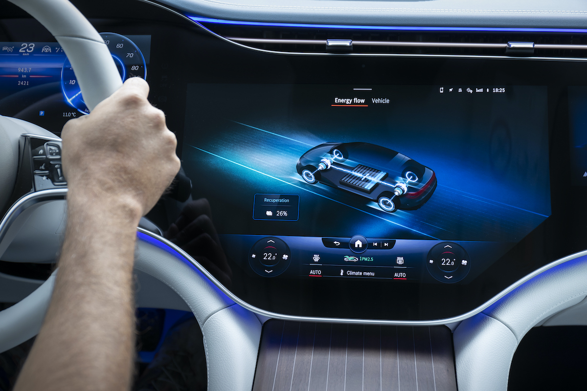 EQS e’ la prima berlina Mercedes completamente elettrica