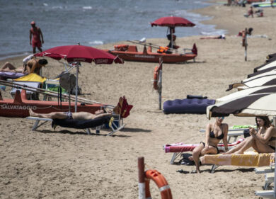 Sabaudia, sindaca arrestata. Dalla promessa di salsicce alla maglia di Dybala