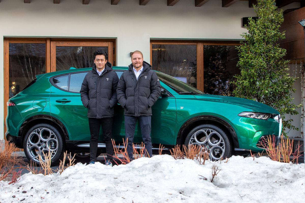 Valtteri Bottas e Zhou Guanyu testano la nuova Alfa Romeo Tonale Valtteri Bottas e Zhou Guanyu testano la nuova Alfa Romeo Tonale