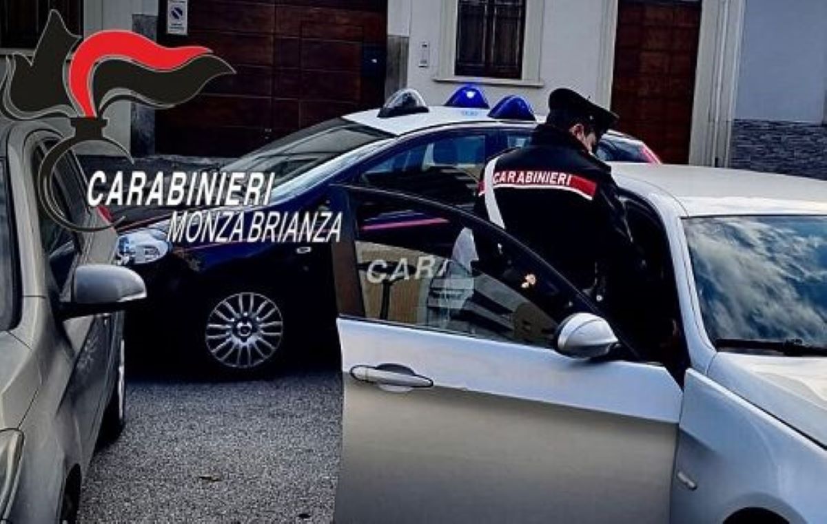 “Volevo fare come Lapo”: simula rapimento per avere 1500 euro dai genitori “Volevo fare come Lapo”: simula rapimento per avere 1500 euro dai genitori