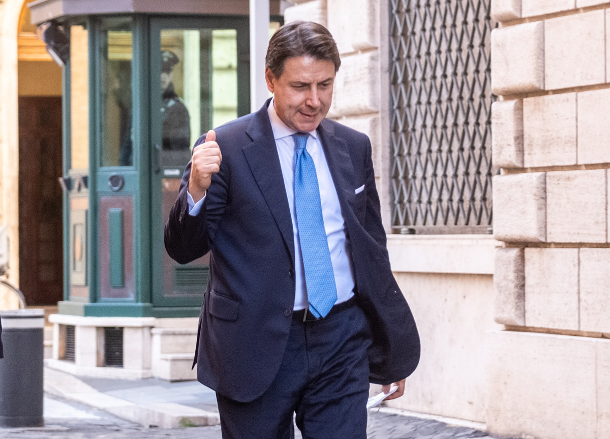 M5s, via alla regola sui due mandati. Nuovo statuto, cade l’ultimo paletto M5s, via alla regola sui due mandati. Nuovo statuto, cade l’ultimo paletto