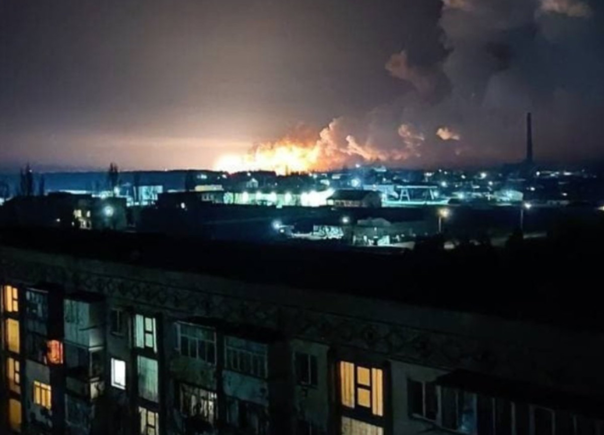 Ucraina, Biden: “Guerra premeditata da mesi”. Putin: sanzioni? Non vi conviene Ucraina, Biden: “Guerra premeditata da mesi”. Putin: sanzioni? Non vi conviene