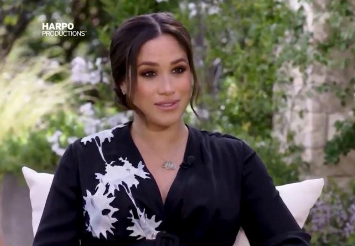 Meghan Markle, il vestito dell’intervista a Oprah diventa un oggetto da museo Meghan Markle, il vestito dell’intervista a Oprah diventa un oggetto da museo