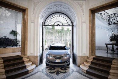 Lancia Ypsilon Alberta Ferretti protagonista della Milano Fashion Week