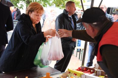 Berlino, Merkel derubata del portafoglio al supermercato