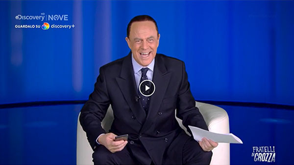 Crozza/ Berlusconi: “Telefonare a Putin per l’Ucraina? Ma quale la bionda, la rossa o la brunetta?” Crozza/ Berlusconi: “Telefonare a Putin per l’Ucraina? Ma quale la bionda, la rossa o la brunetta?”