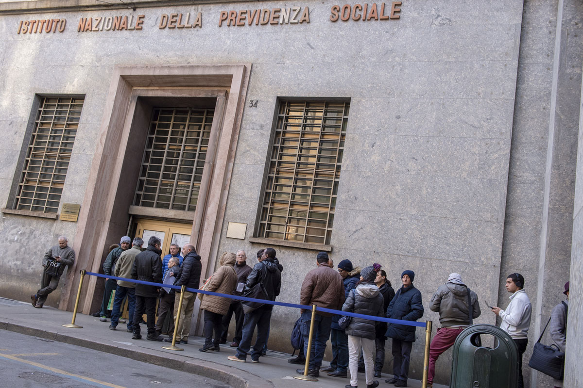 Inps, “Signora ha 4 minuti per chiedermi tutto”. Poi il call center attacca
