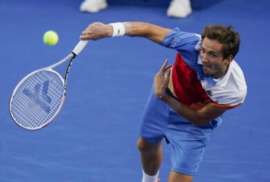 Russia, Medveved nuovo n°1 tennis. Messaggio a Putin: “Promuoviamo pace”