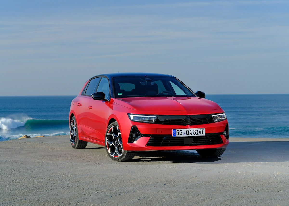 Nuova Opel Astra anche in versione elettrificata Nuova Opel Astra anche in versione elettrificata