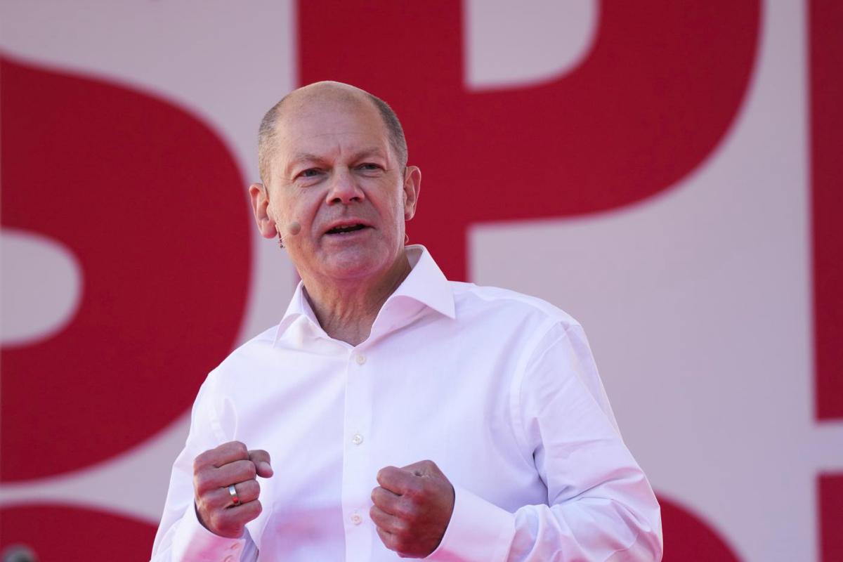 Germania, svolta storica: Scholz manda armi a Kiev e investe in difesa Germania, svolta storica: Scholz manda armi a Kiev e investe in difesa