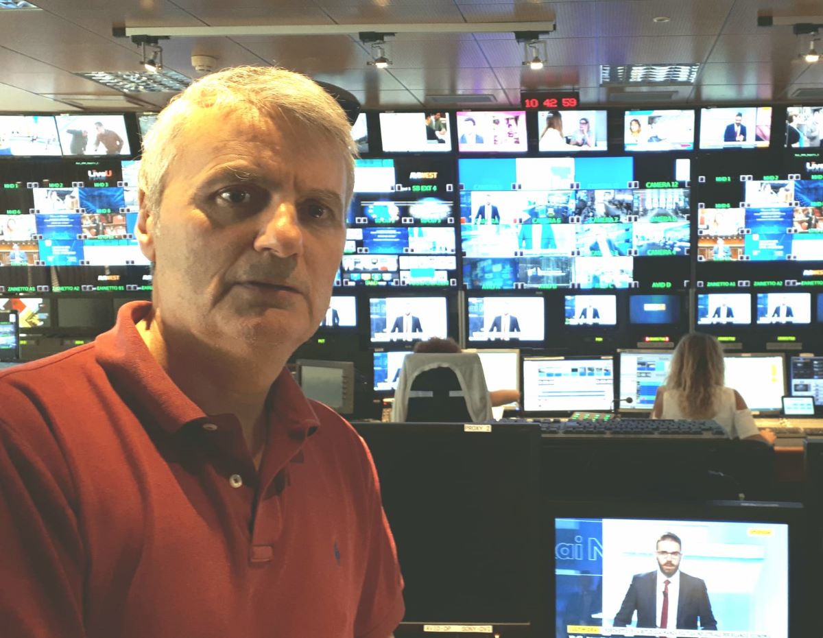 Alle spalle dei giornalisti… quante distrazioni e ingenuità