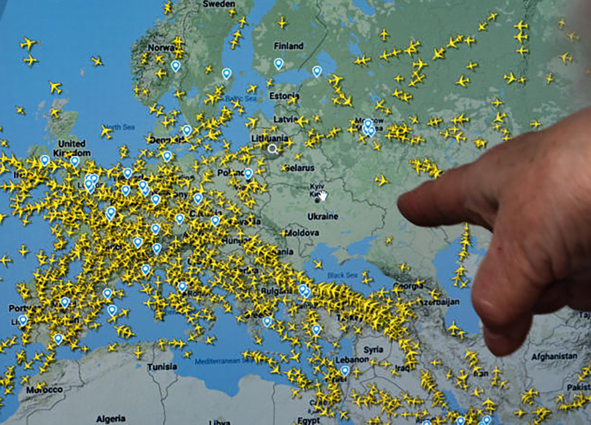 Ucraina, l’Italia chiude lo spazio aereo alla Russia. Di Maio: 110 mln a Kiev Ucraina, l’Italia chiude lo spazio aereo alla Russia. Di Maio: 110 mln a Kiev
