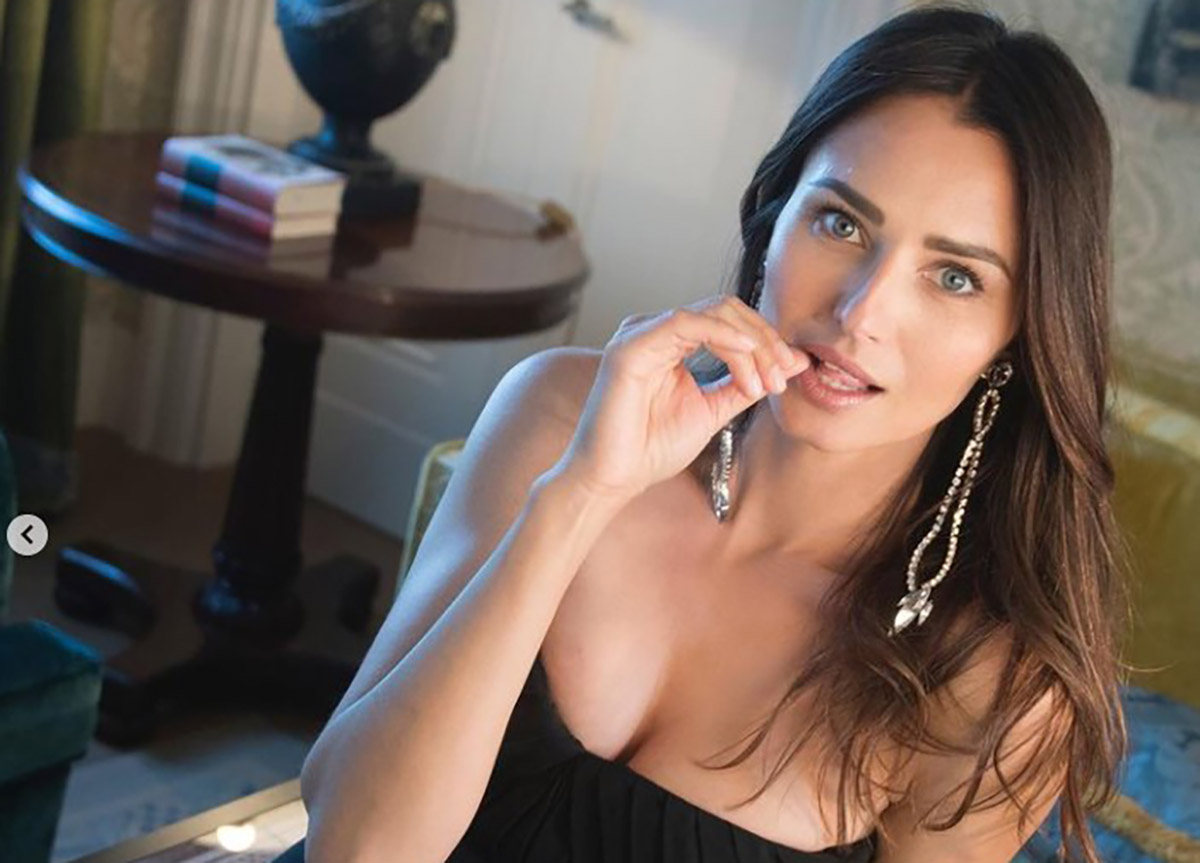 Ucraina, Anna Safroncik disperata: “Mio padre è a Kiev sotto le bombe” Ucraina, Anna Safroncik disperata: “Mio padre è a Kiev sotto le bombe”