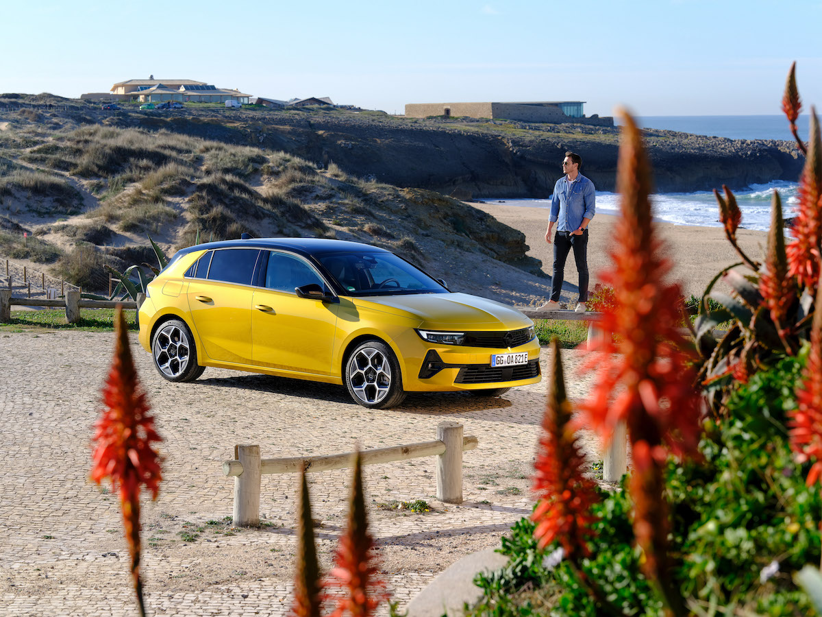 Opel Astra ibrida plug-in, 60 chilometri di autonomia ad emissioni zero Opel Astra ibrida plug-in, 60 chilometri di autonomia ad emissioni zero