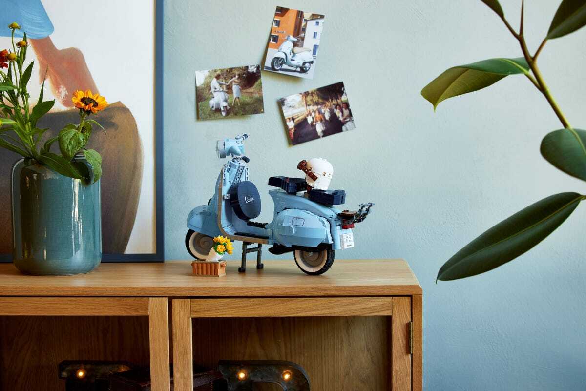 LEGO Vespa 125, arriva il nuovo set che celebra l’icona anni ’60