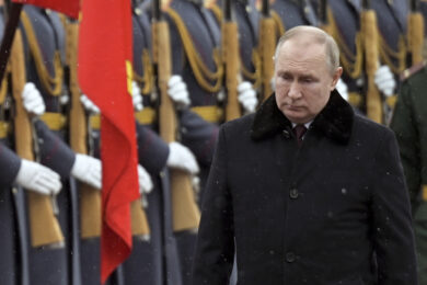 La responsabilità è del “barbaro” Putin, non si umili la Russia