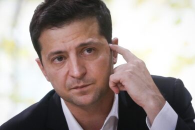 Ucraina, Zelensky vince guerra mediatica: tra propaganda, social e simbologia