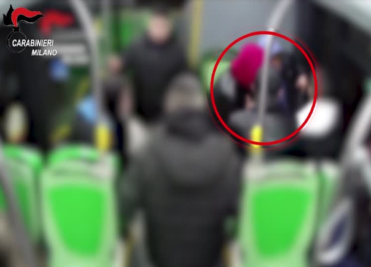 Rapine e violenze a Milano: arrestati otto ragazzini della baby gang Z4 Rapine e violenze a Milano: arrestati otto ragazzini della baby gang Z4