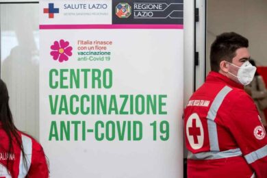 Vaccini anti Covid e cure mediche a Roma per i profughi dell’Ucraina