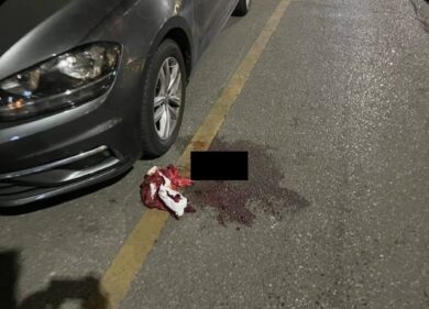 Milano, cruento accoltellamento in Porta Venezia: “Hanno usato le asce”