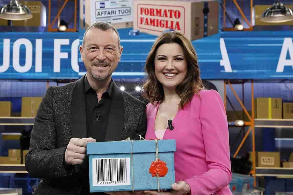 Affari tuoi è un gioco d’azzardo. Il format di Amadeus nel mirino di Fiasco Affari tuoi è un gioco d’azzardo. Il format di Amadeus nel mirino di Fiasco