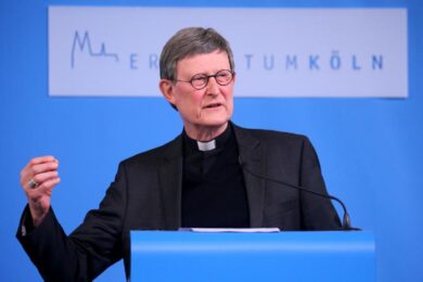 Pedofilia nella chiesa tedesca, cardinale Woelki offre sue dimissioni al Papa