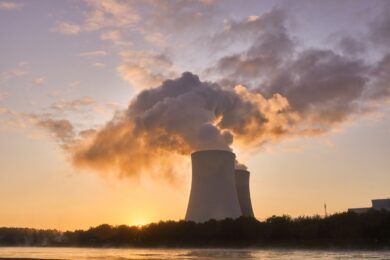 Guerra Ucraina, boom energia e materie prime: 880mld di risparmi a rischio