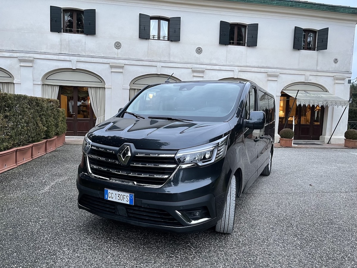 Nuovo Renault Traffic Passenger, il partner ideale per viaggiare in compagnia Nuovo Renault Traffic Passenger, il partner ideale per viaggiare in compagnia