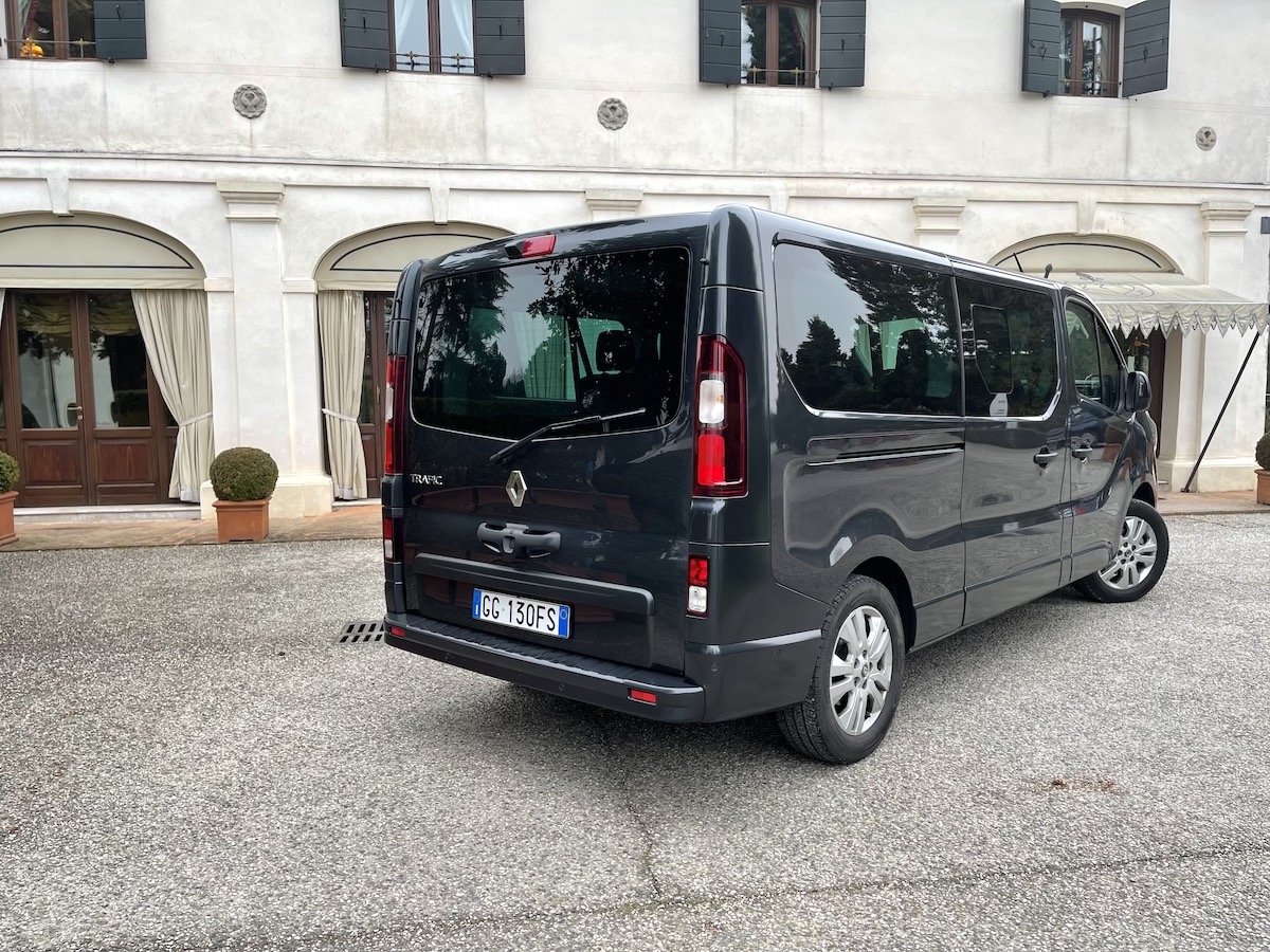 Nuovo Renault Traffic Passenger, il partner ideale per viaggiare in compagnia Nuovo Renault Traffic Passenger, il partner ideale per viaggiare in compagnia