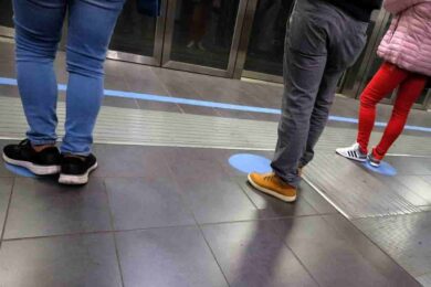 Metro B, caos dei treni e incubo sciopero. Lite fra Pd e M5S