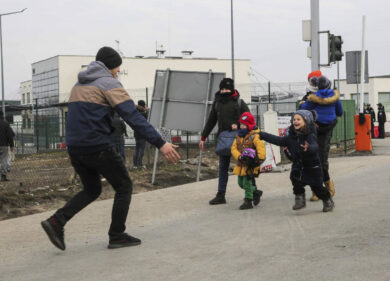Russia, arrestati bambini che manifestavano contro la guerra in Ucraina. FOTO