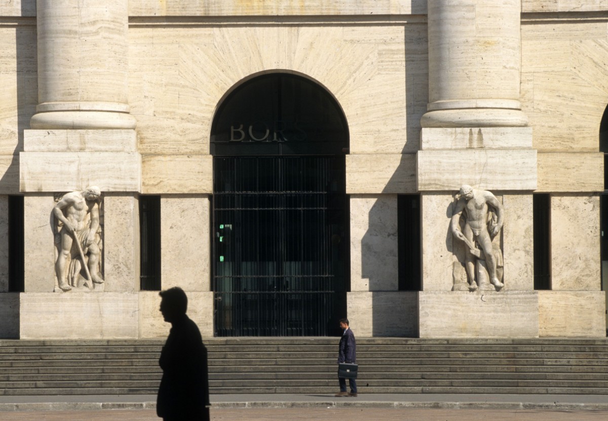 Guerra Ucraina, l’Europa chiude in rosso. Milano giù: crollano Tim e banche Guerra Ucraina, l’Europa chiude in rosso. Milano giù: crollano Tim e banche