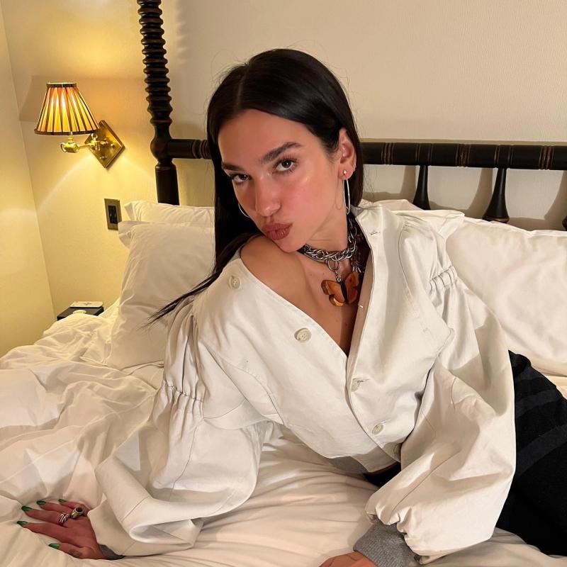 Dua Lipa nei guai: è stata accusata di plagio per il brano “Levitating”