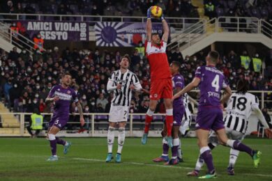 Fiorentina-Juventus, Vlahovic cuore d’oro: nonostante i fischi consola Venuti