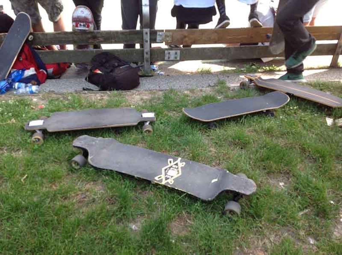 Milano, con una katana allo skatepark, denunciato 17enne Milano, con una katana allo skatepark, denunciato 17enne